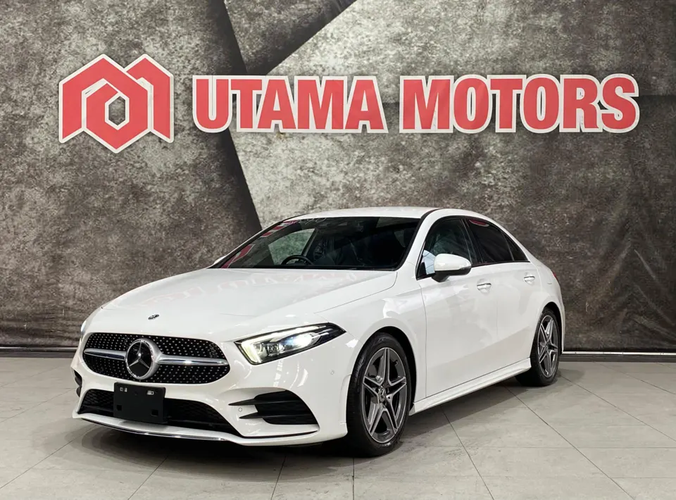 MERCEDES BENZ A180 STYLE SEDAN AMG LINE