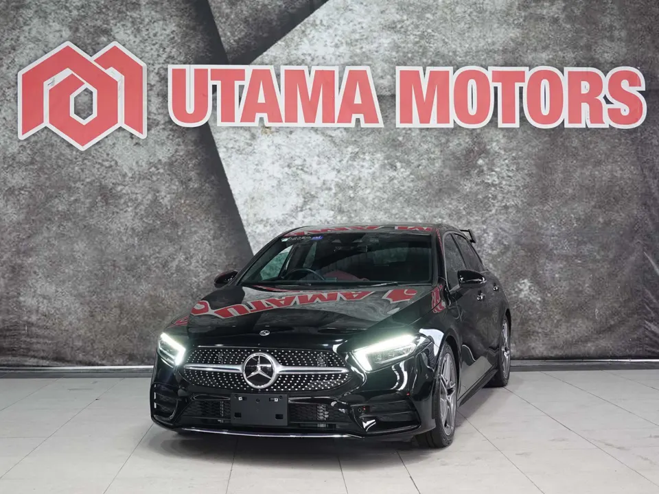 MERCEDES A180 STYLE AMG LINE